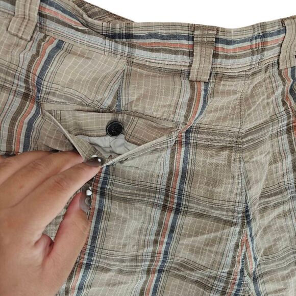 Tommy Bahama Silk Blend Bermuda Shorts - Picture 3 of 7